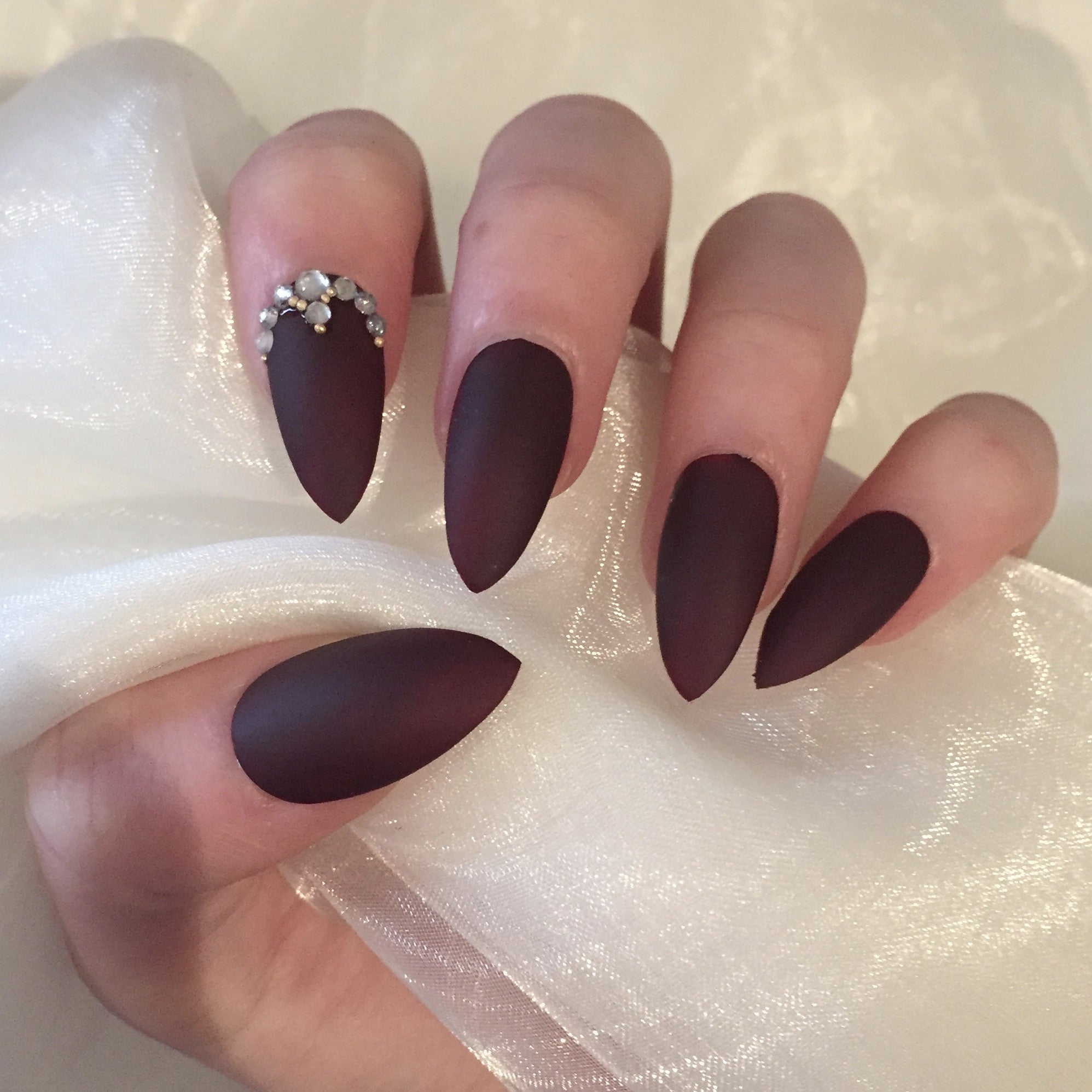Trendy Burgundy Nails Ideas for 2024